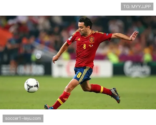 哈维：西班牙足球传奇，精湛技术再创辉煌！