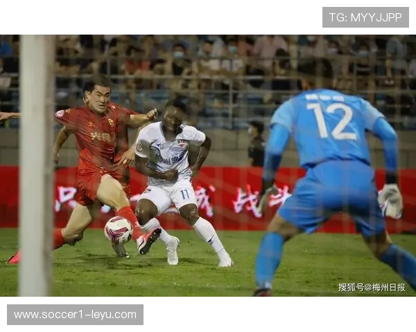 梅州客家队如何逆境求生?中超保级战,聚焦足球之乡的生存之战 梅州客家队如何逆境求生?中超保级战,聚焦足球之乡的生存之战